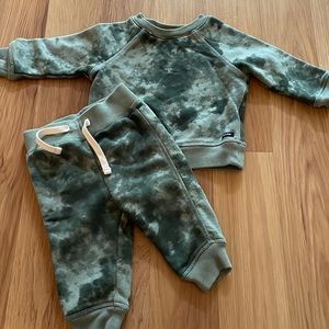 Baby gap sweat suite Great condition worn twice